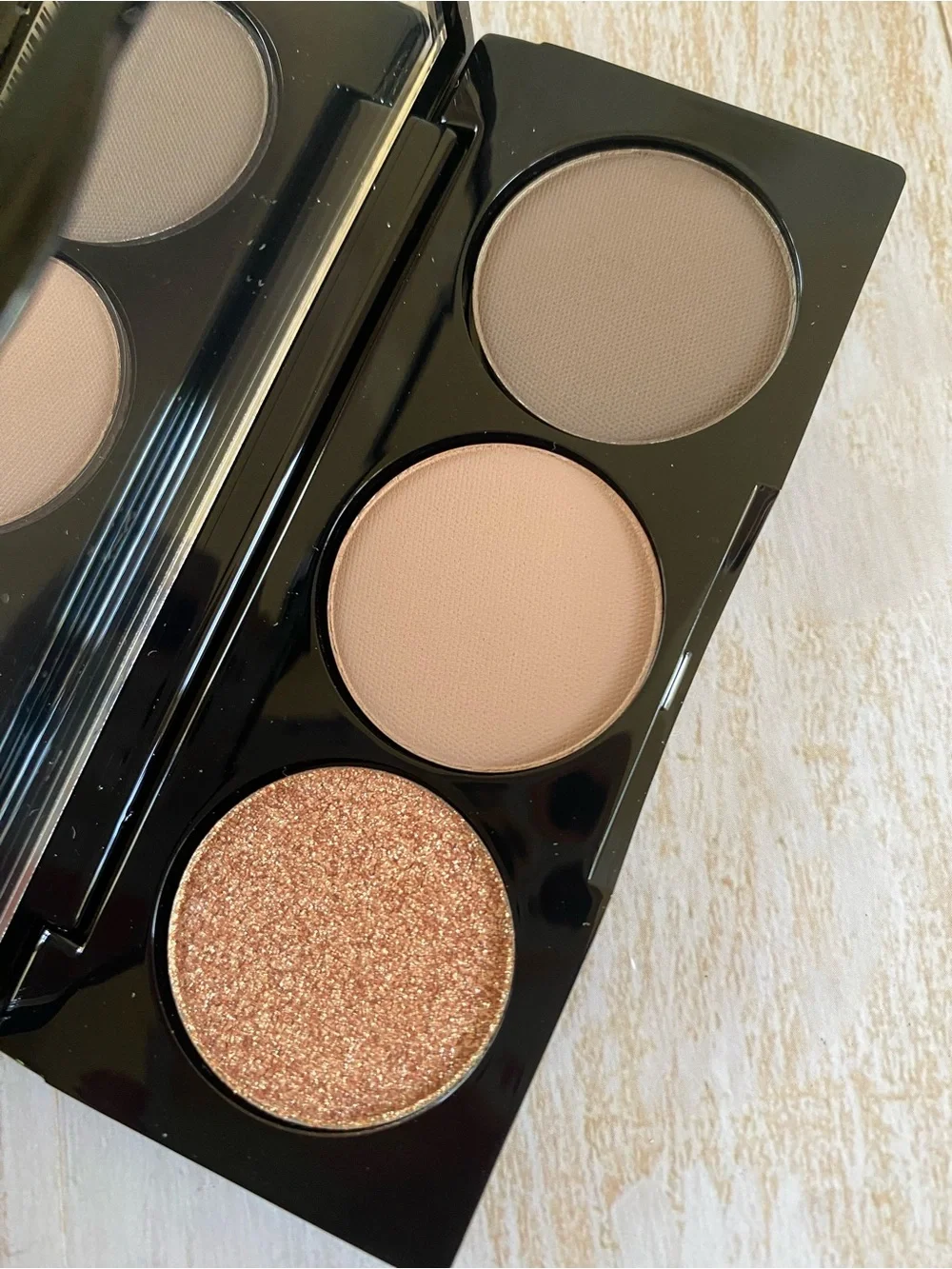 Golden Hour ~ Bobbi Brown The Essential Eye Shadow Trio Palette, Full Size
